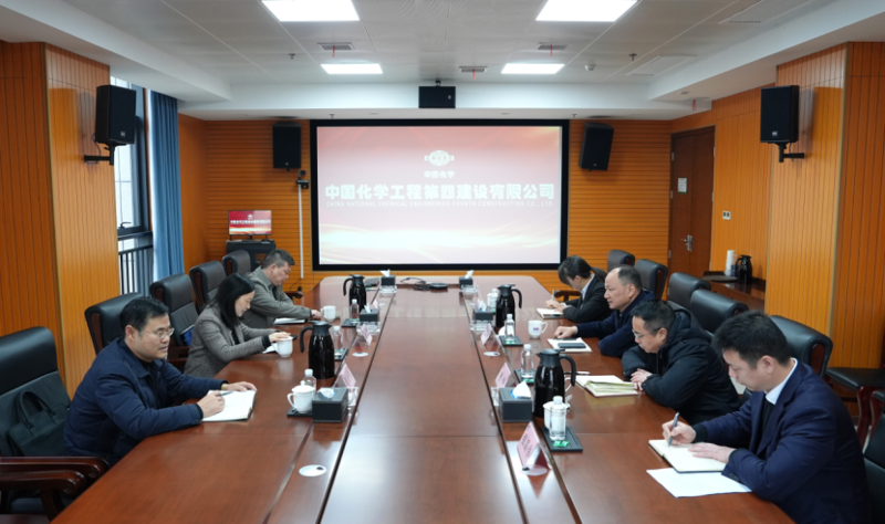 周鴻與岳陽市稅務局黨委書記、局長李莉舉行工作會談