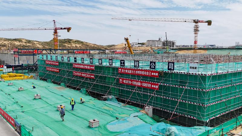 六比六創 實干爭先 | 四化建建筑工程公司陜煤榆林項目烯烴污水生化池主體結構封頂